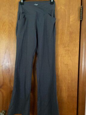 Fireswan gray high-waisted yoga pants crossover waistband flare size large
